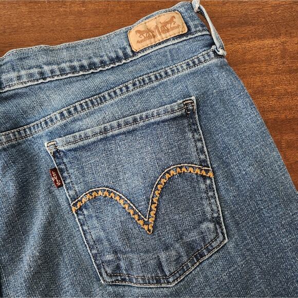 Levi's Women's 505 Straight Leg Jeans Medium Wash Size 12 - Picture 5 of 11